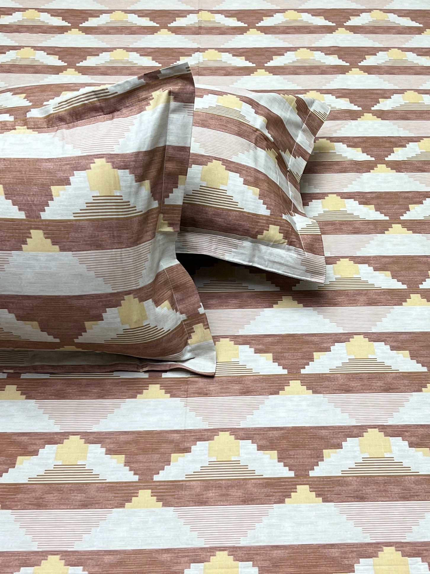 A-2904 - Pure Cotton 180 TC Super King Size Double Bedsheet (274X304) with Two Pillow Covers (50X76)