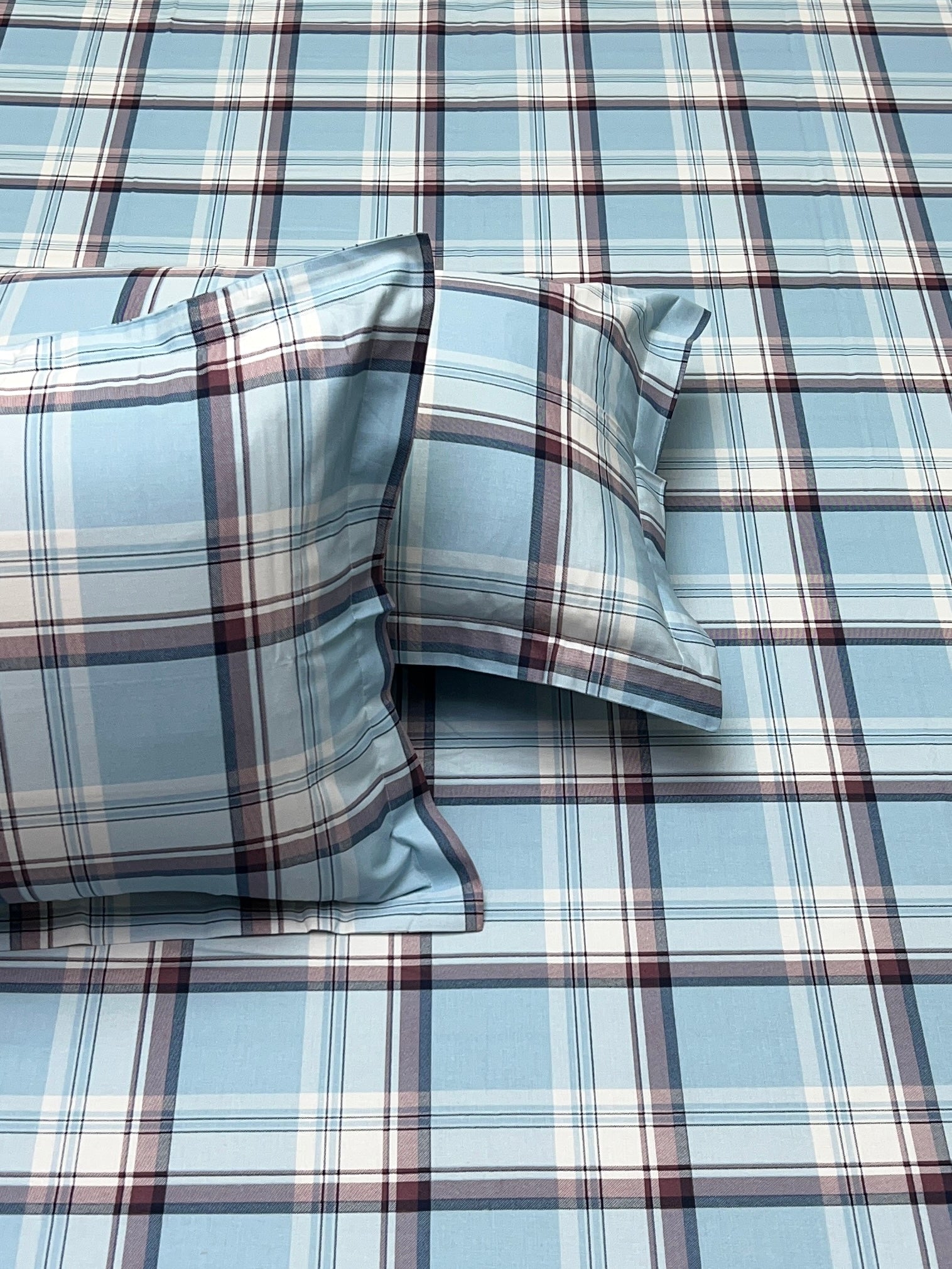 A-2909 - Pure Cotton 180 TC Super King Size Double Bedsheet (274X304) with Two Pillow Covers (50X76)