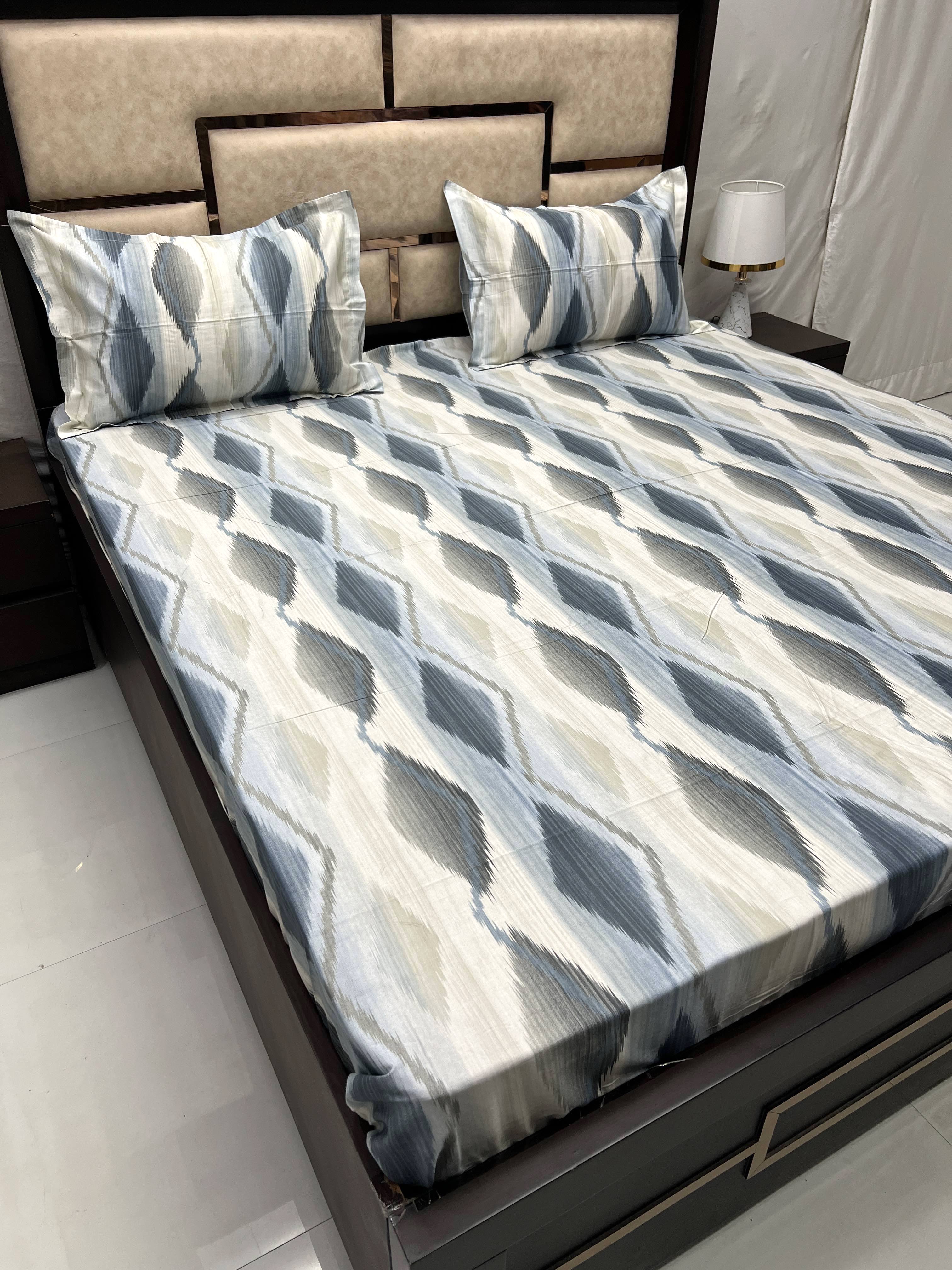 Divine Fur Collection Pure Decor Pure Cotton 500 TC Super King Size Double Bedsheet (290X304) with Two Pillow Covers (50X76)
