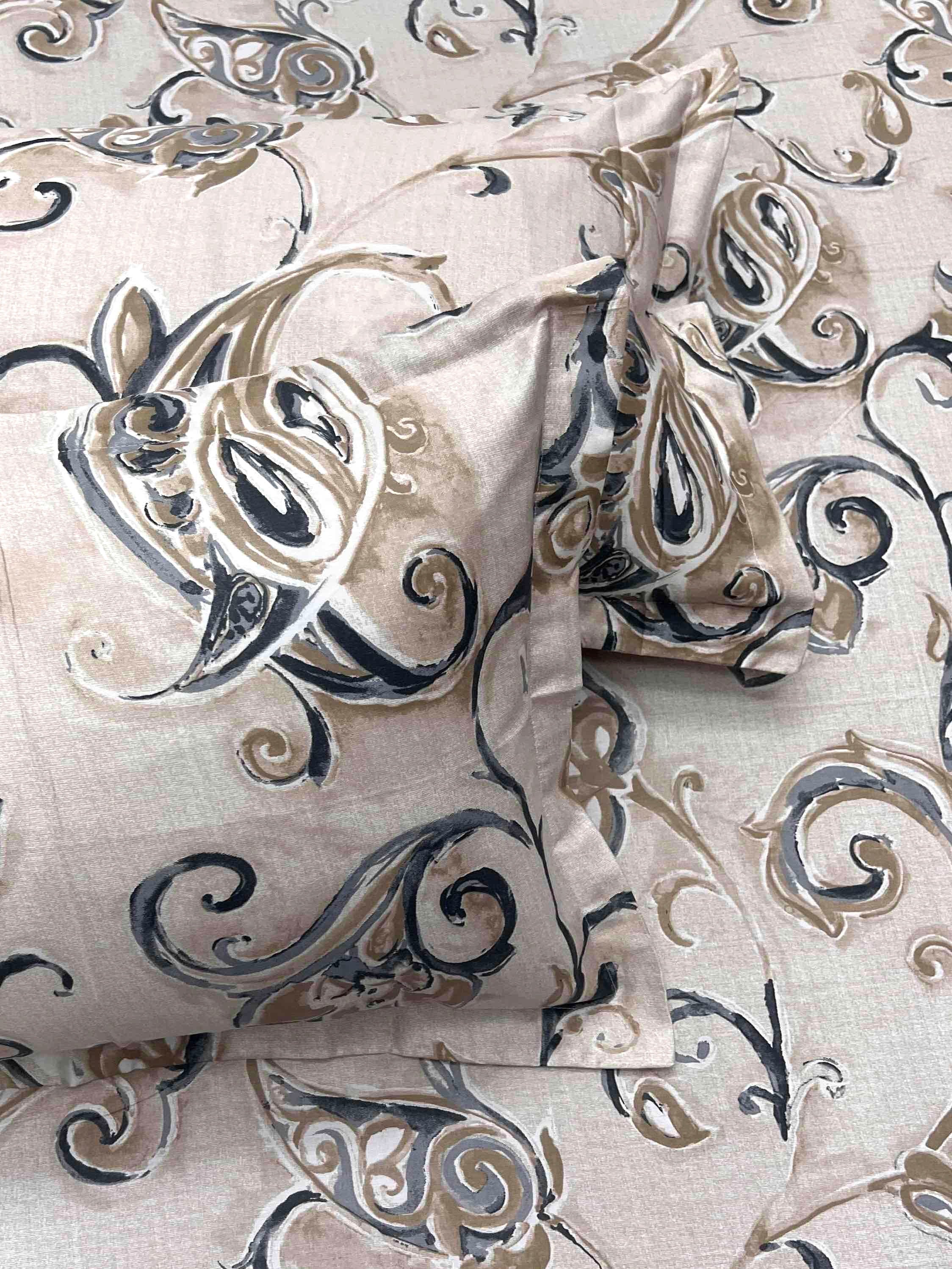 A-3933 - Pure Cotton 180 TC King Size Double Bedsheet (274X274) with Two Pillow Covers (50X76)