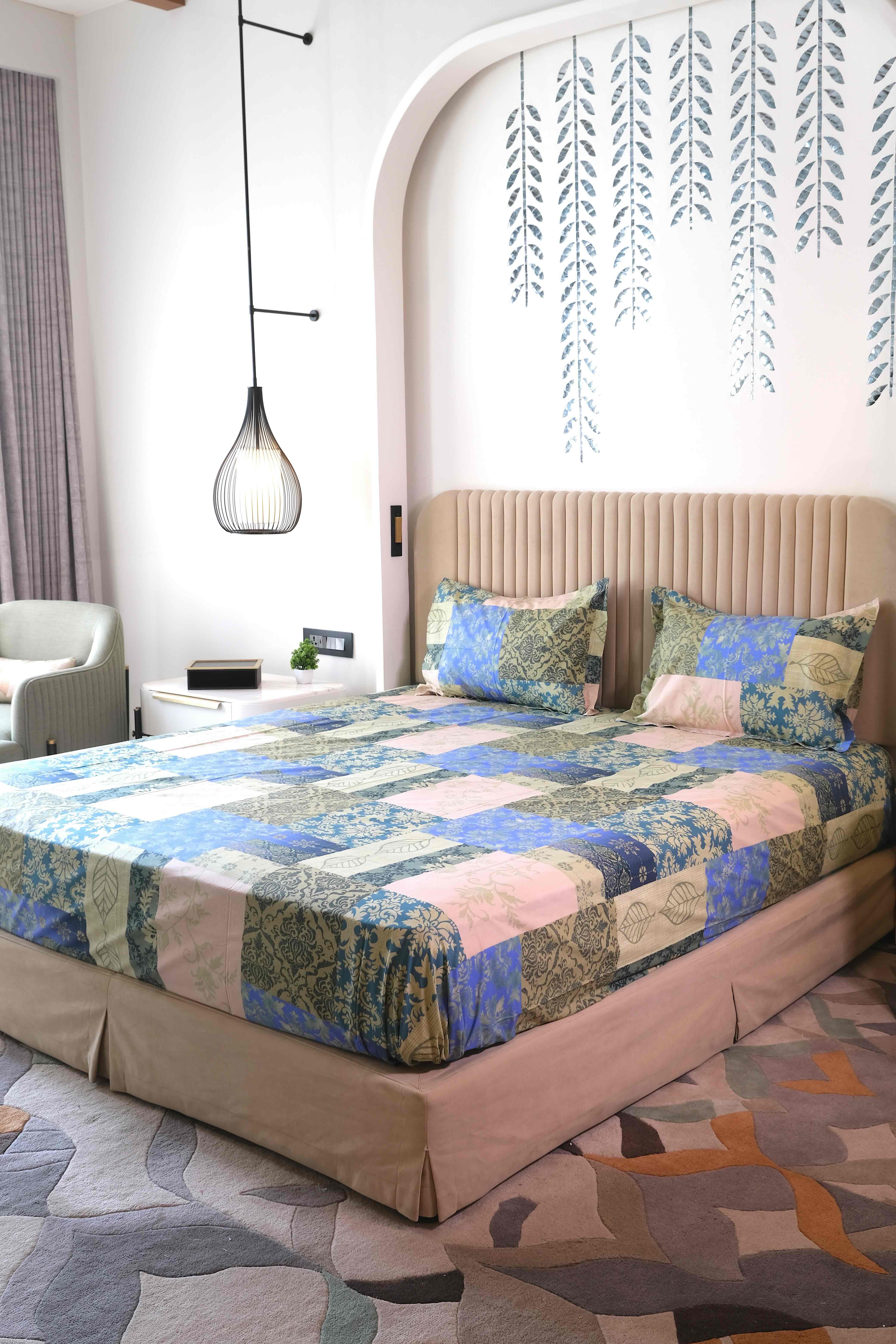 A-3942 - Pure Cotton 180 TC King Size Double Bedsheet (274X274) with Two Pillow Covers (50X76)