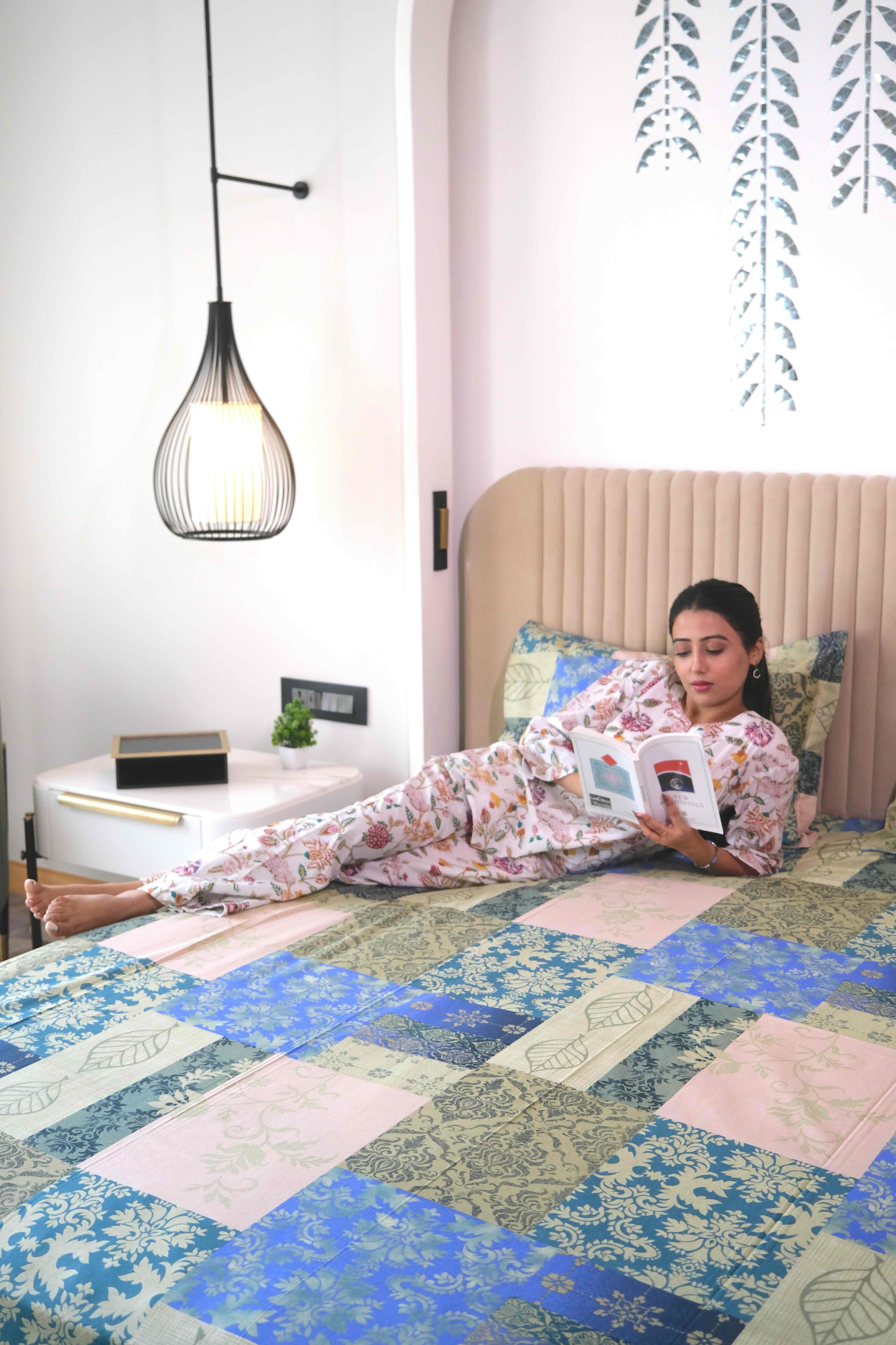A-3942 - Pure Cotton 180 TC King Size Double Bedsheet (274X274) with Two Pillow Covers (50X76)