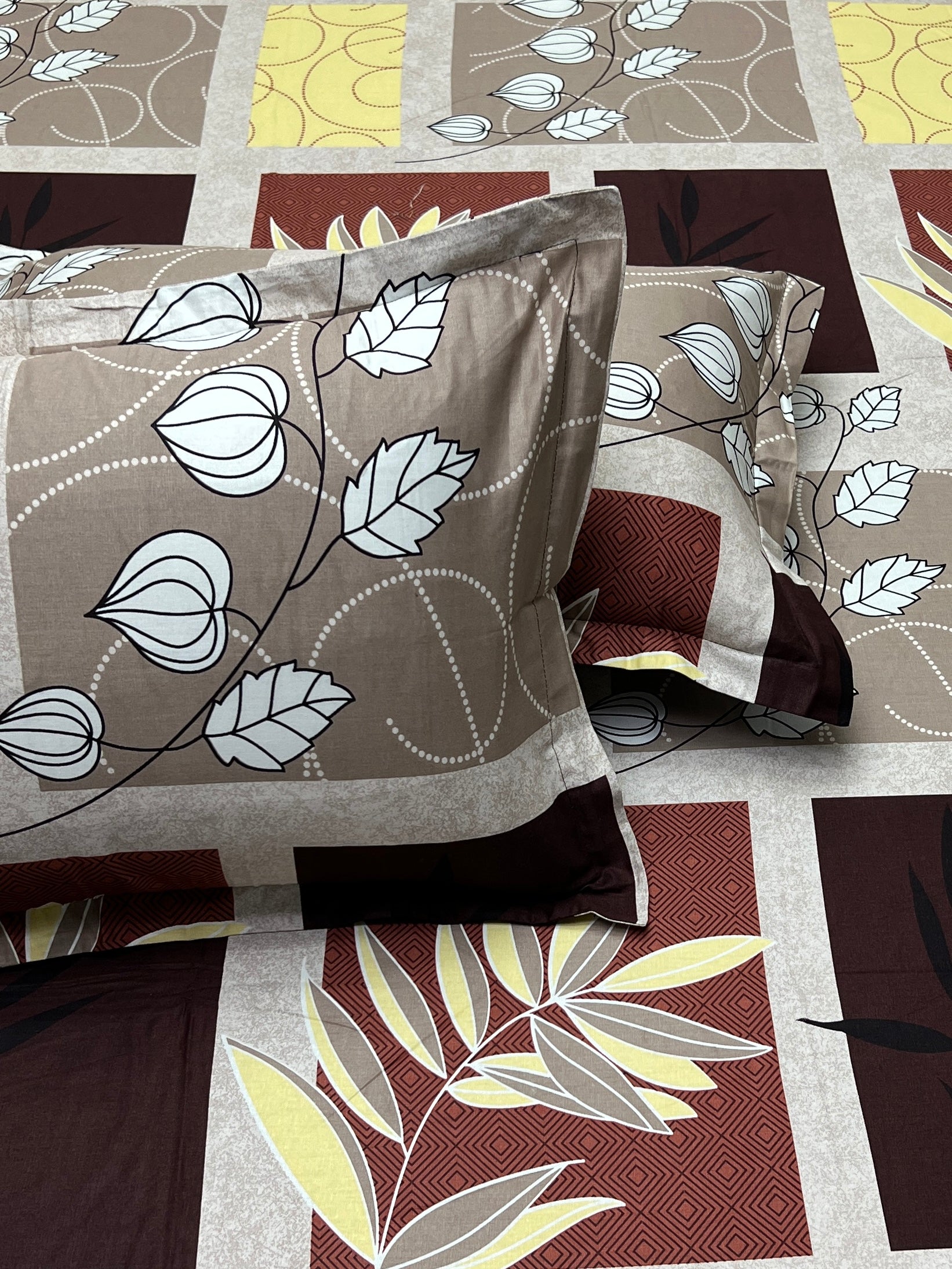 Pure Decor Pure Cotton Queen Size Double Bedsheet