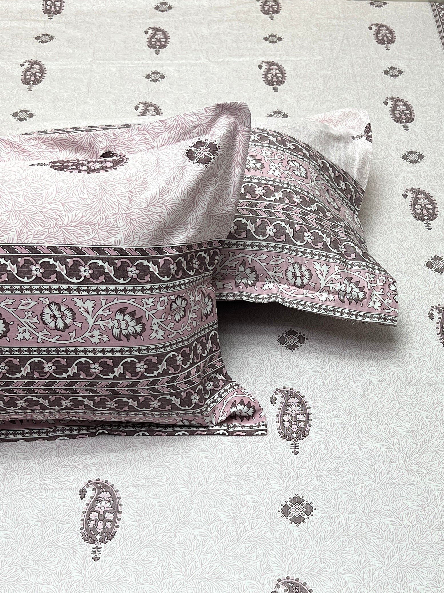Pure Decor Pure Cotton Queen Size Double Bedsheet