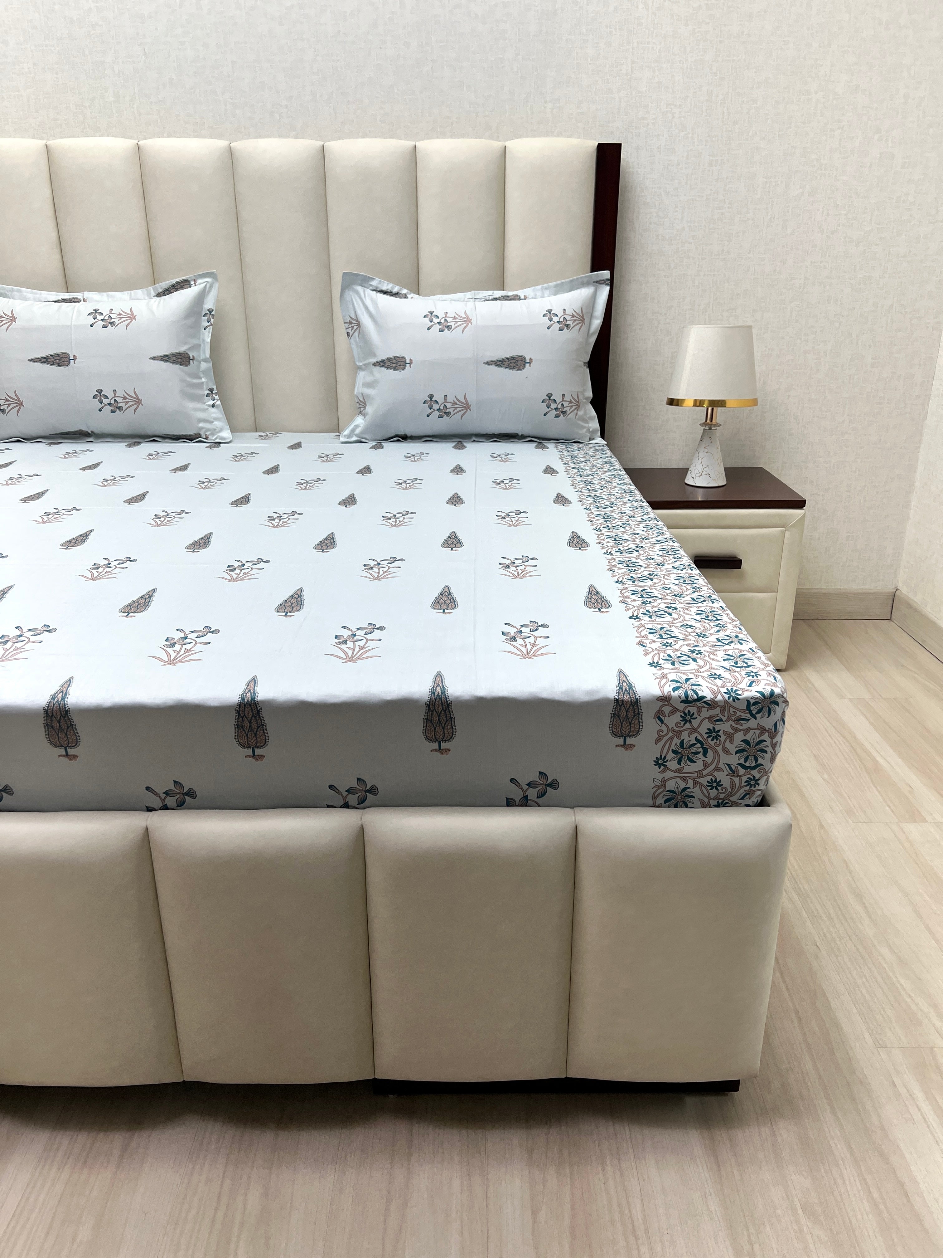 Pure Decor Pure Cotton Queen Size Double Bedsheet