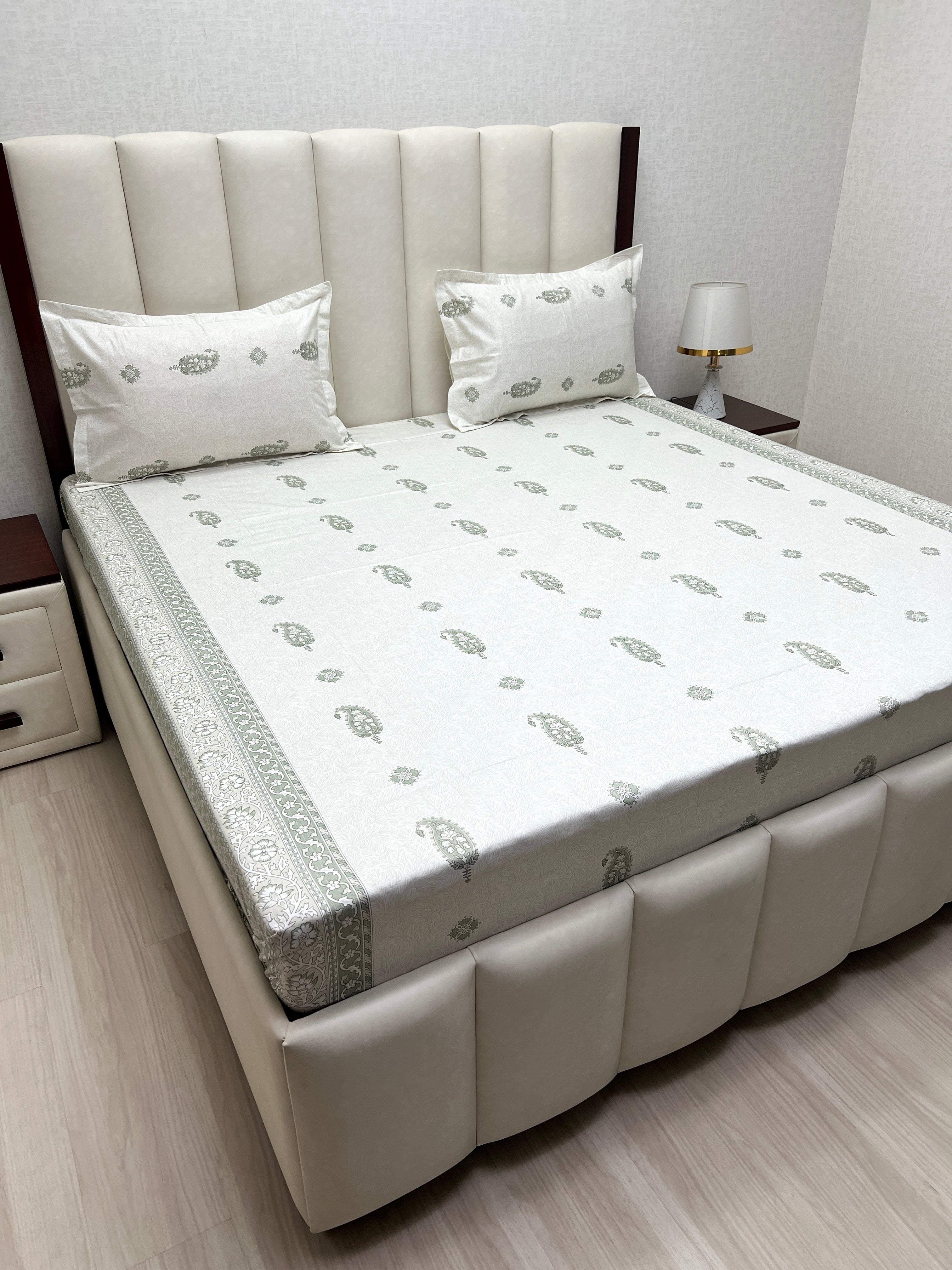 Pure Decor Pure Cotton Queen Size Double Bedsheet