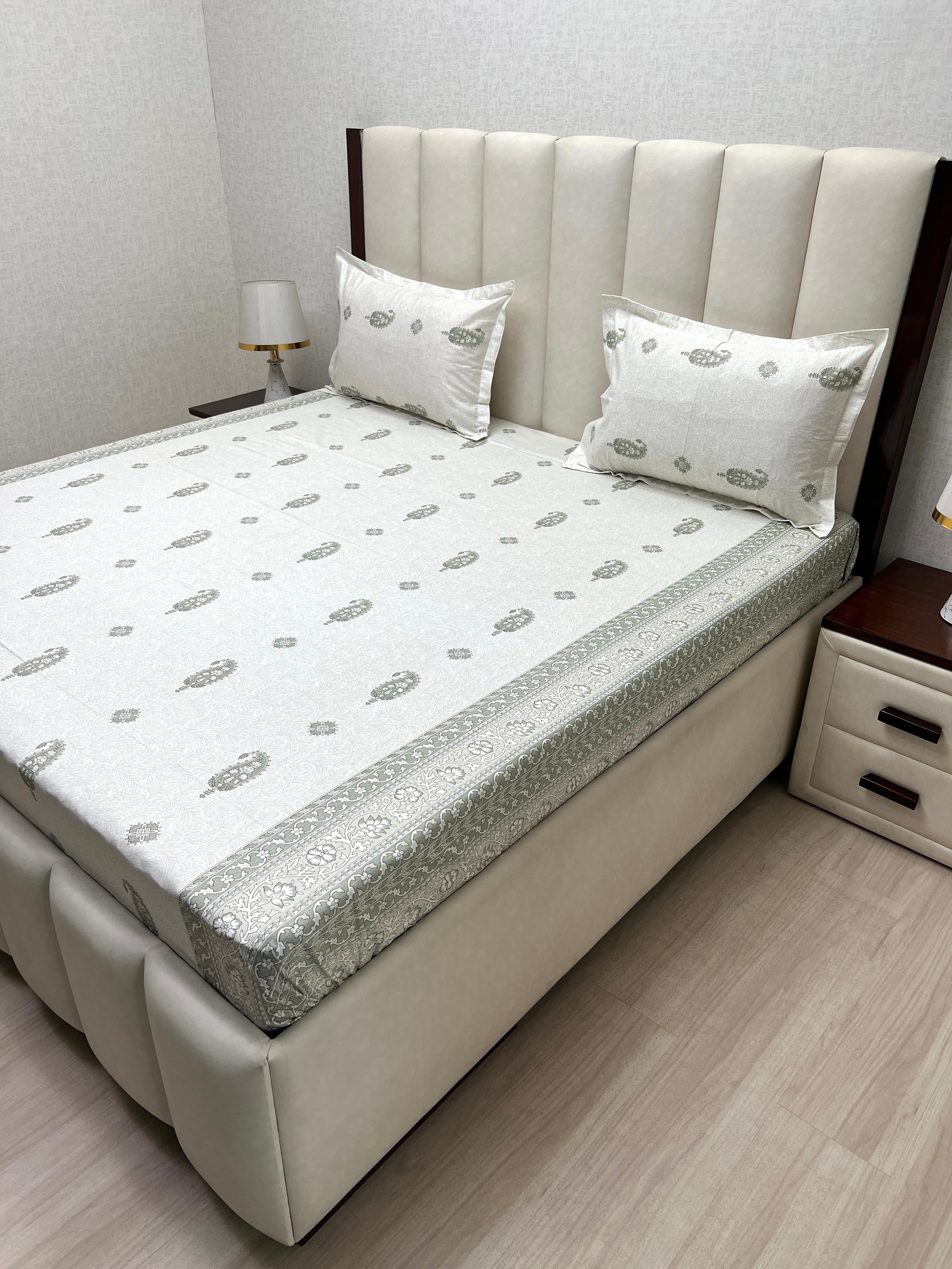 Pure Decor Pure Cotton Queen Size Double Bedsheet
