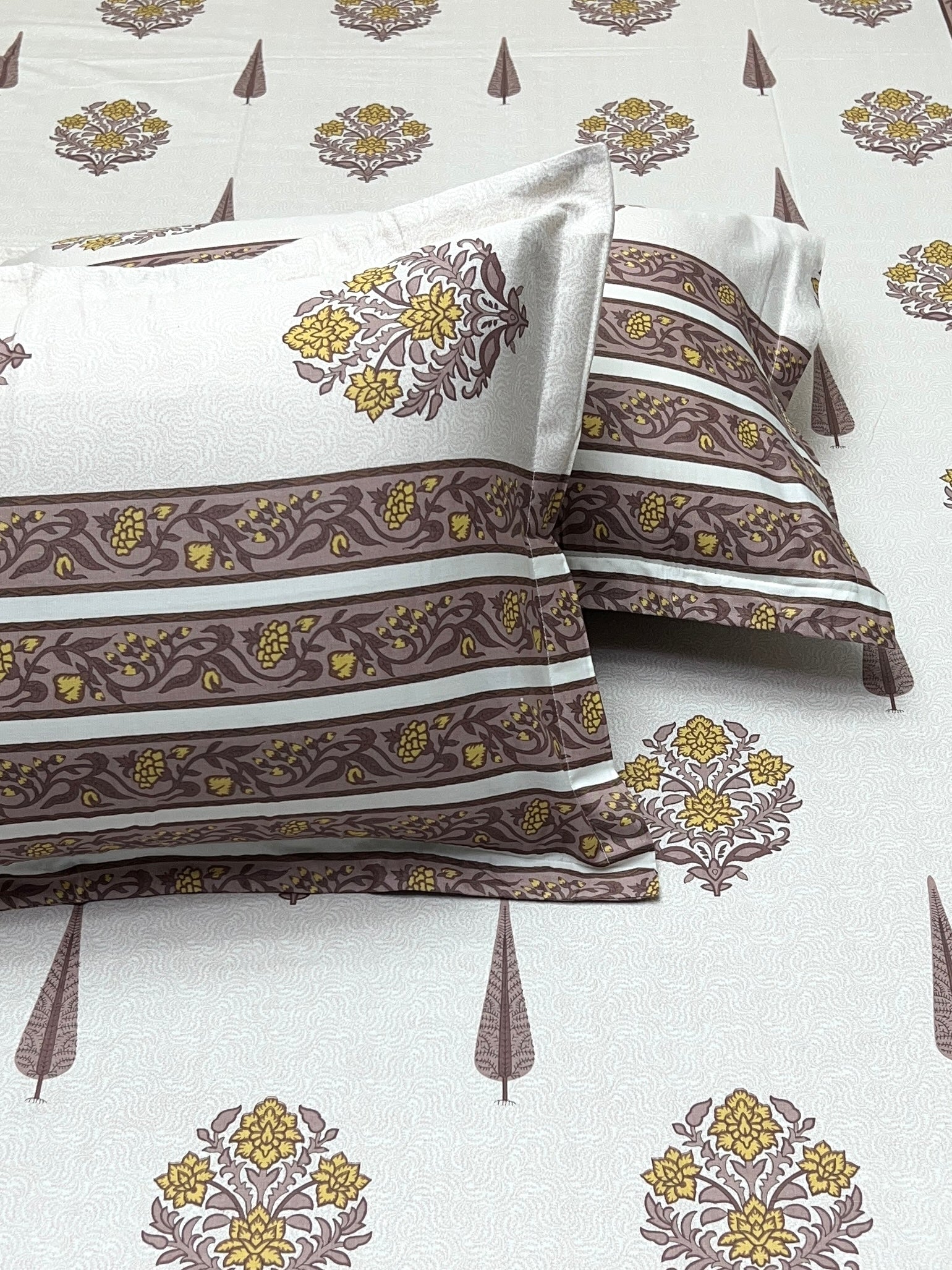 Pure Decor Pure Cotton Queen Size Double Bedsheet