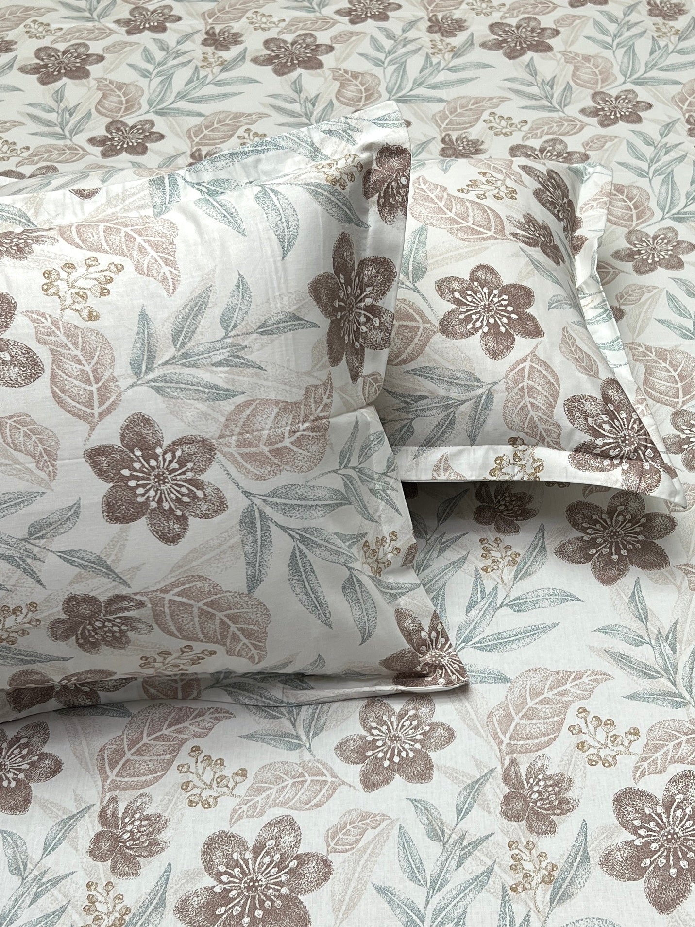 A-4242 Pure Cotton 180 TC King Size Double Bedsheet (274X274) with Two Pillow Covers (50X76)