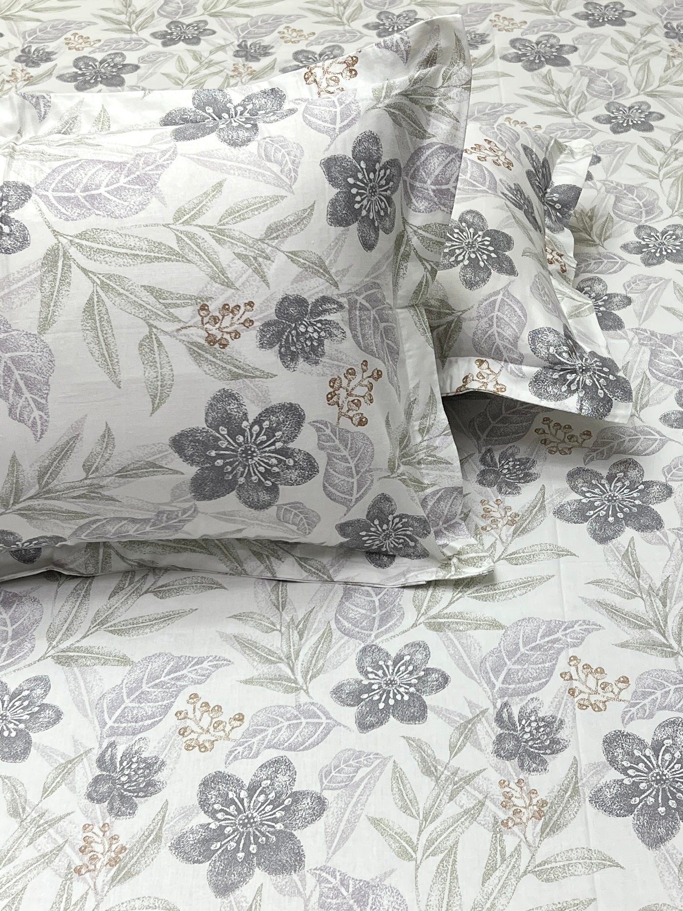 A-4245 Pure Cotton 180 TC King Size Double Bedsheet (274X274) with Two Pillow Covers (50X76)
