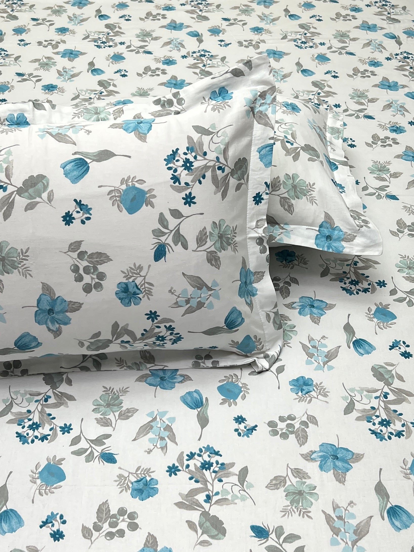 A-4251 Pure Cotton 180 TC King Size Double Bedsheet (274X274) with Two Pillow Covers (50X76)