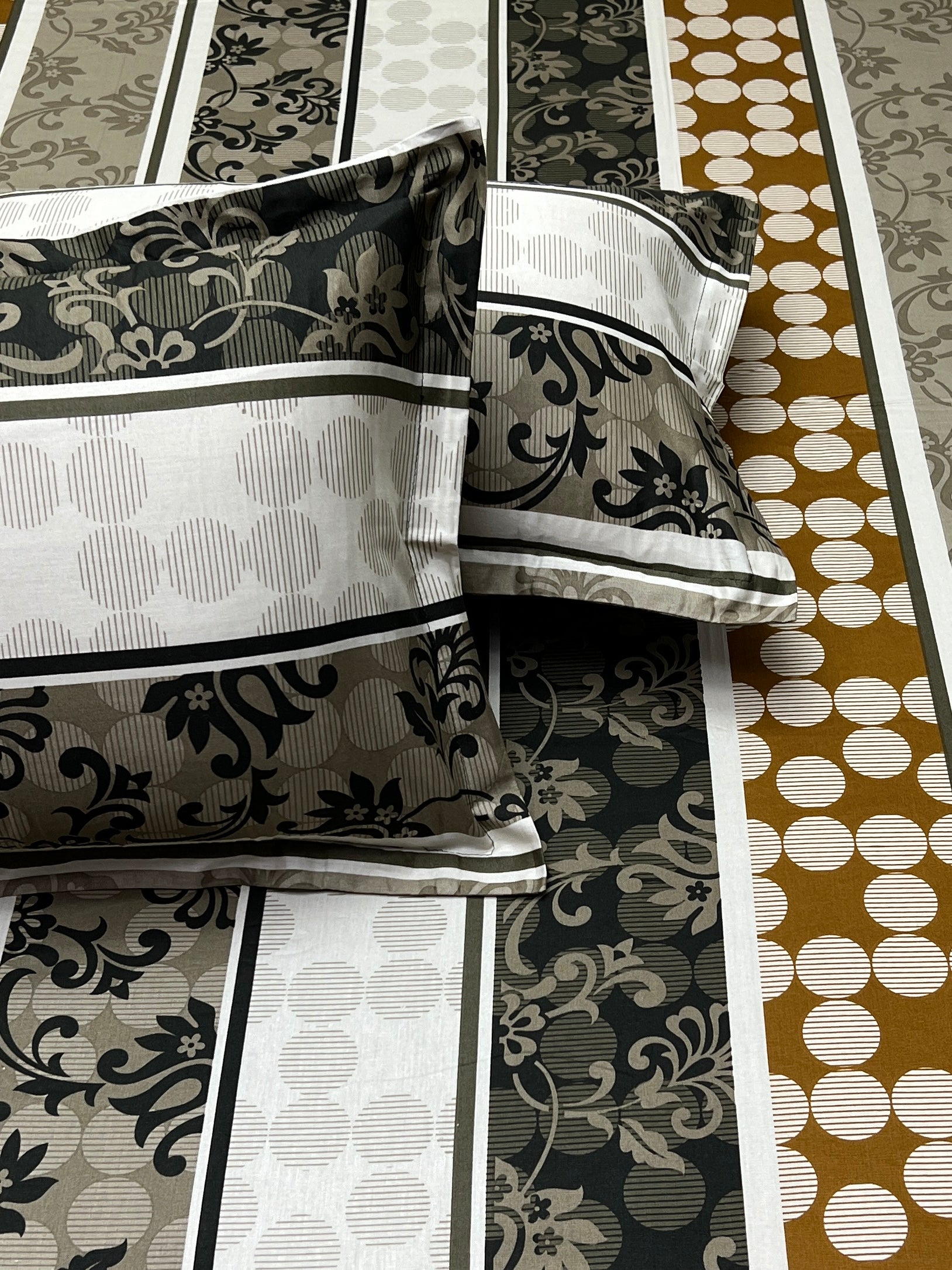 Pure Decor Pure Cotton Queen Size Double Bedsheet