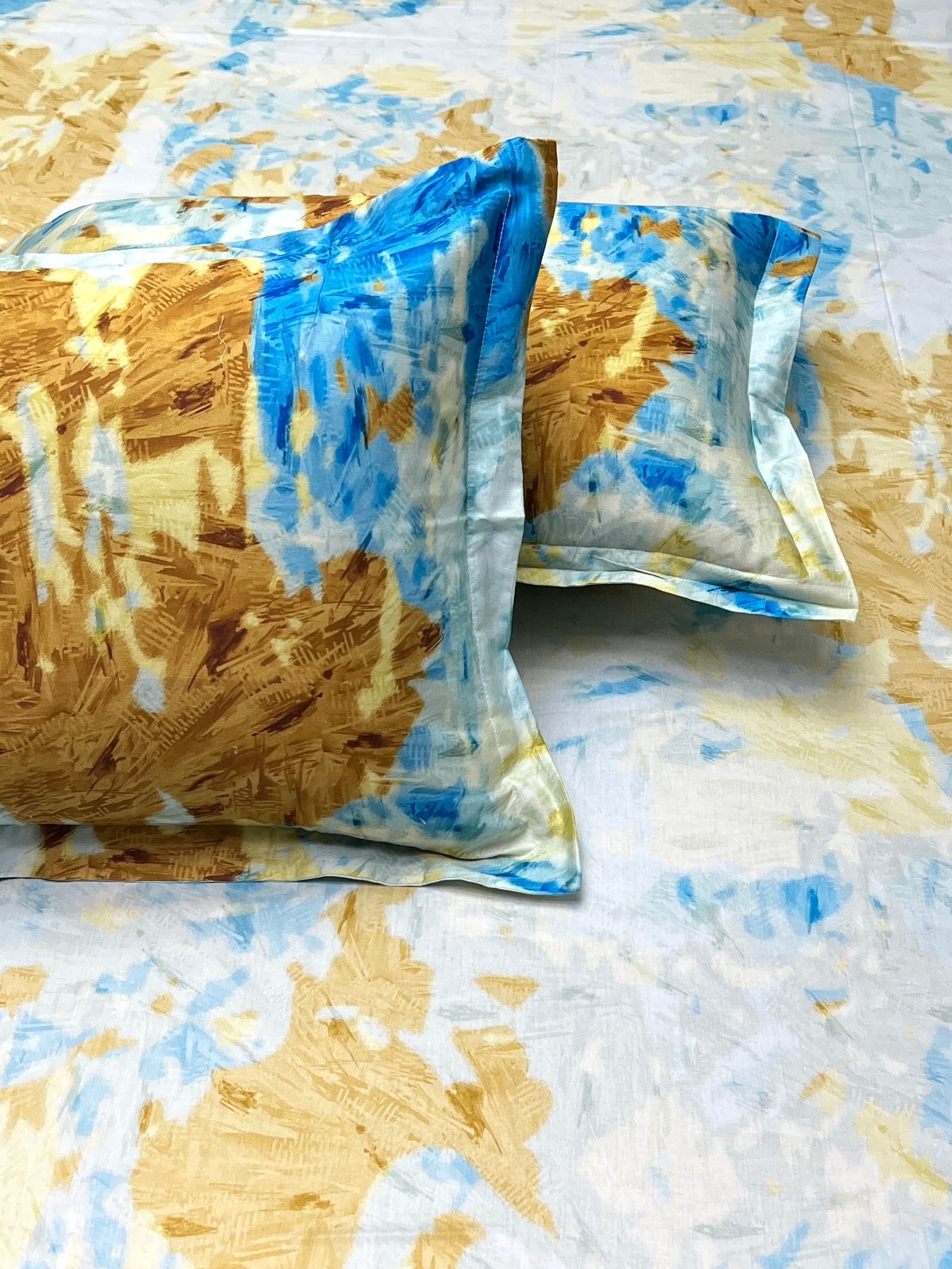A-4329 - Pure Cotton 300 TC King Size Digital Print Double Bedsheet (274X274) with Two Pillow Covers (50X76)