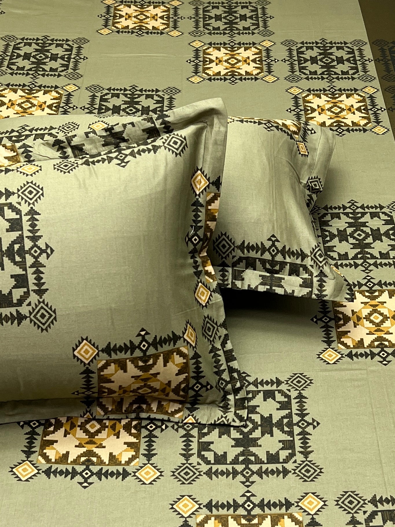A-4359 - Pure Cotton 180 TC Queen Size Double Bedsheet (228X254) with Two Pillow Covers (43X68)