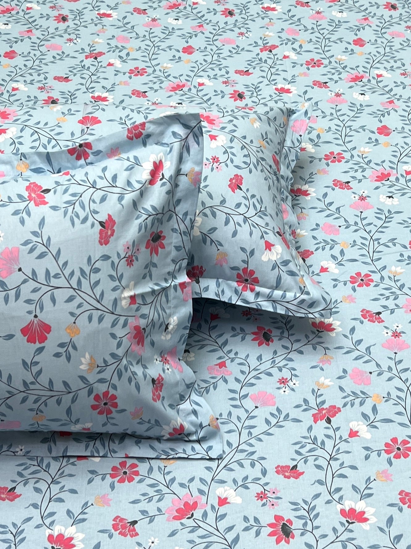 A-4370 - Pure Cotton 180 TC Super King Size Double Bedsheet (274X304) with Two Pillow Covers (50X76)