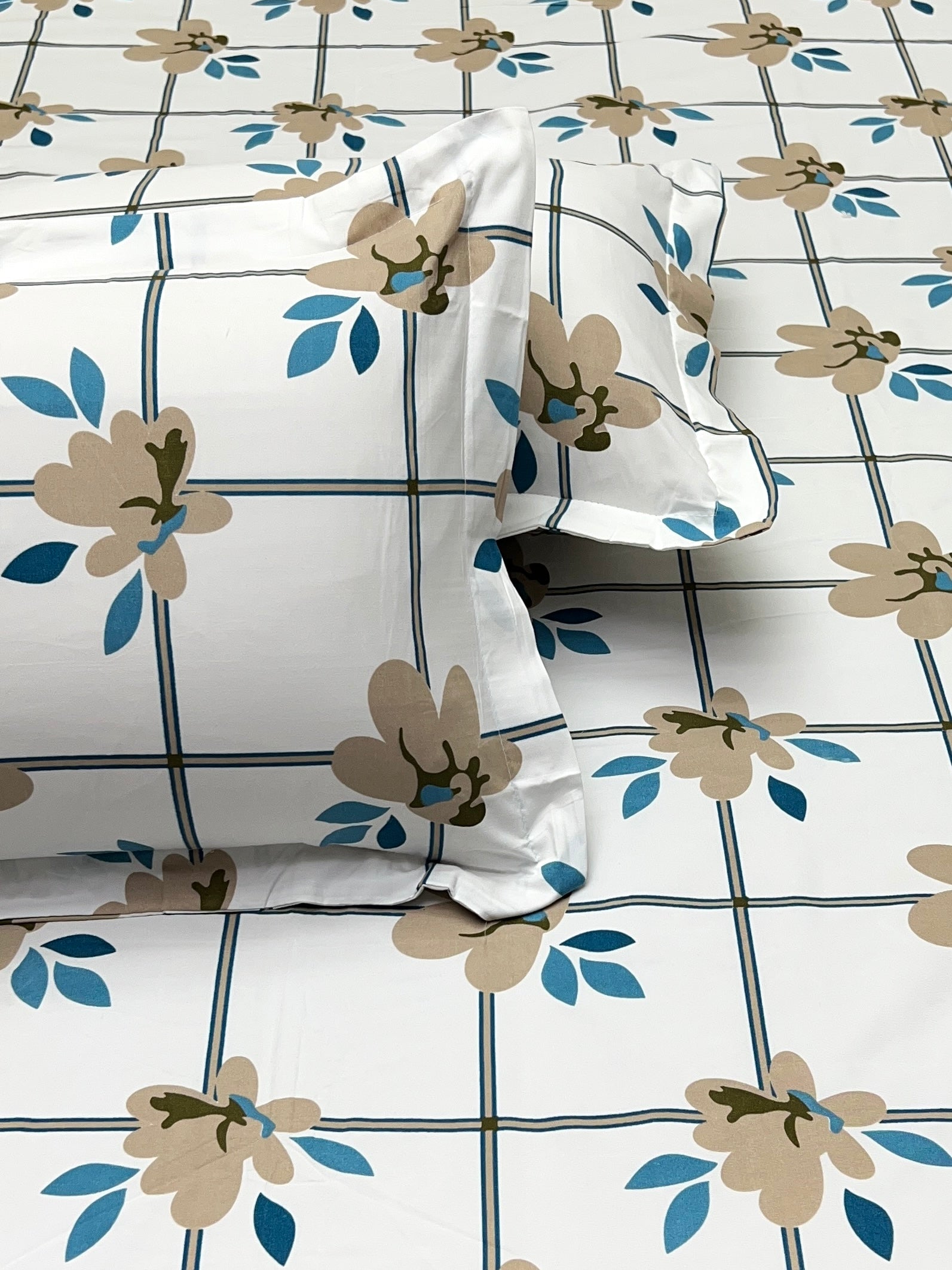 Pure Decor Polycotton Queen Size Double Bedsheet
