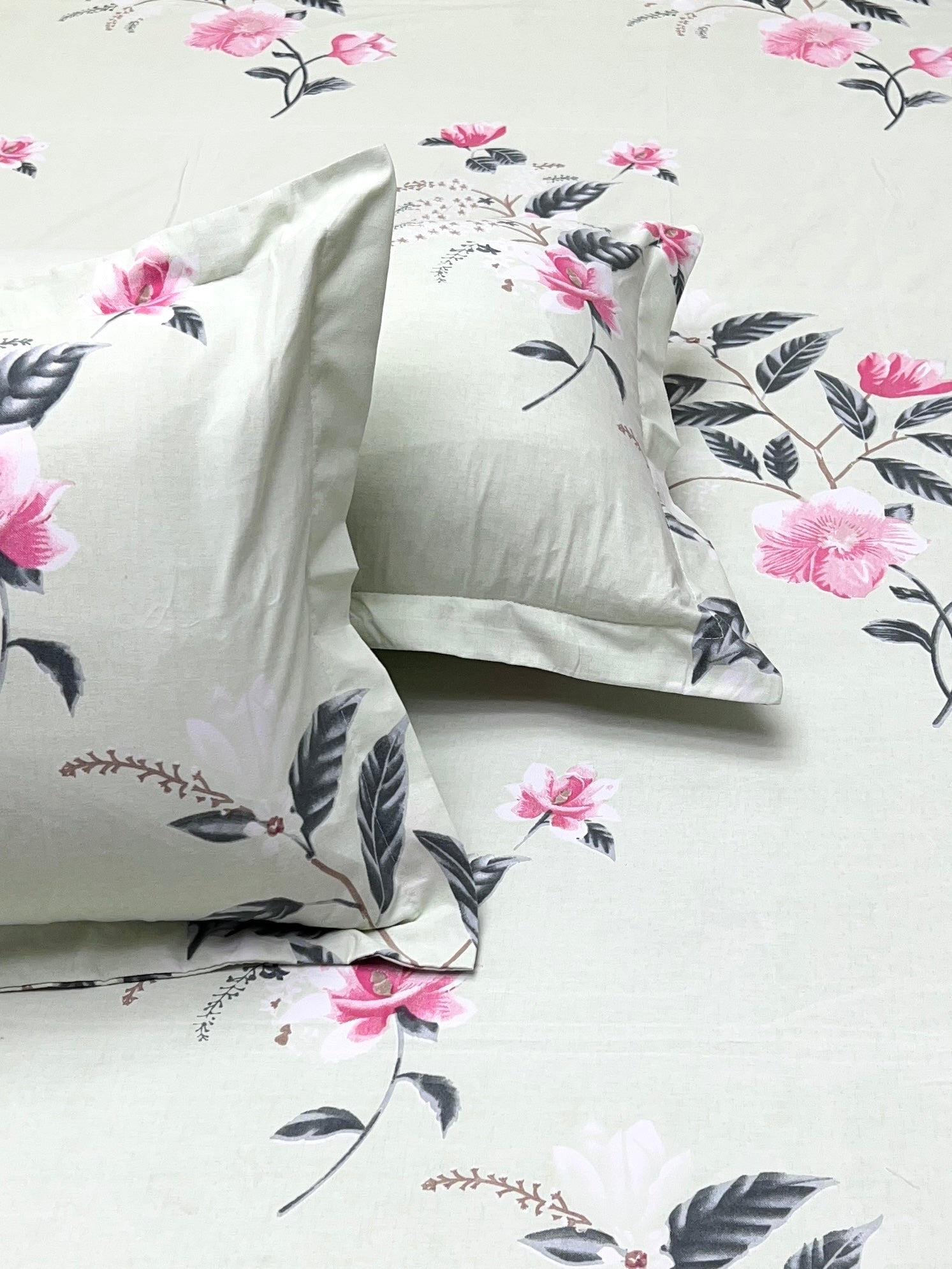 Pure Decor Polycotton Queen Size Double Bedsheet