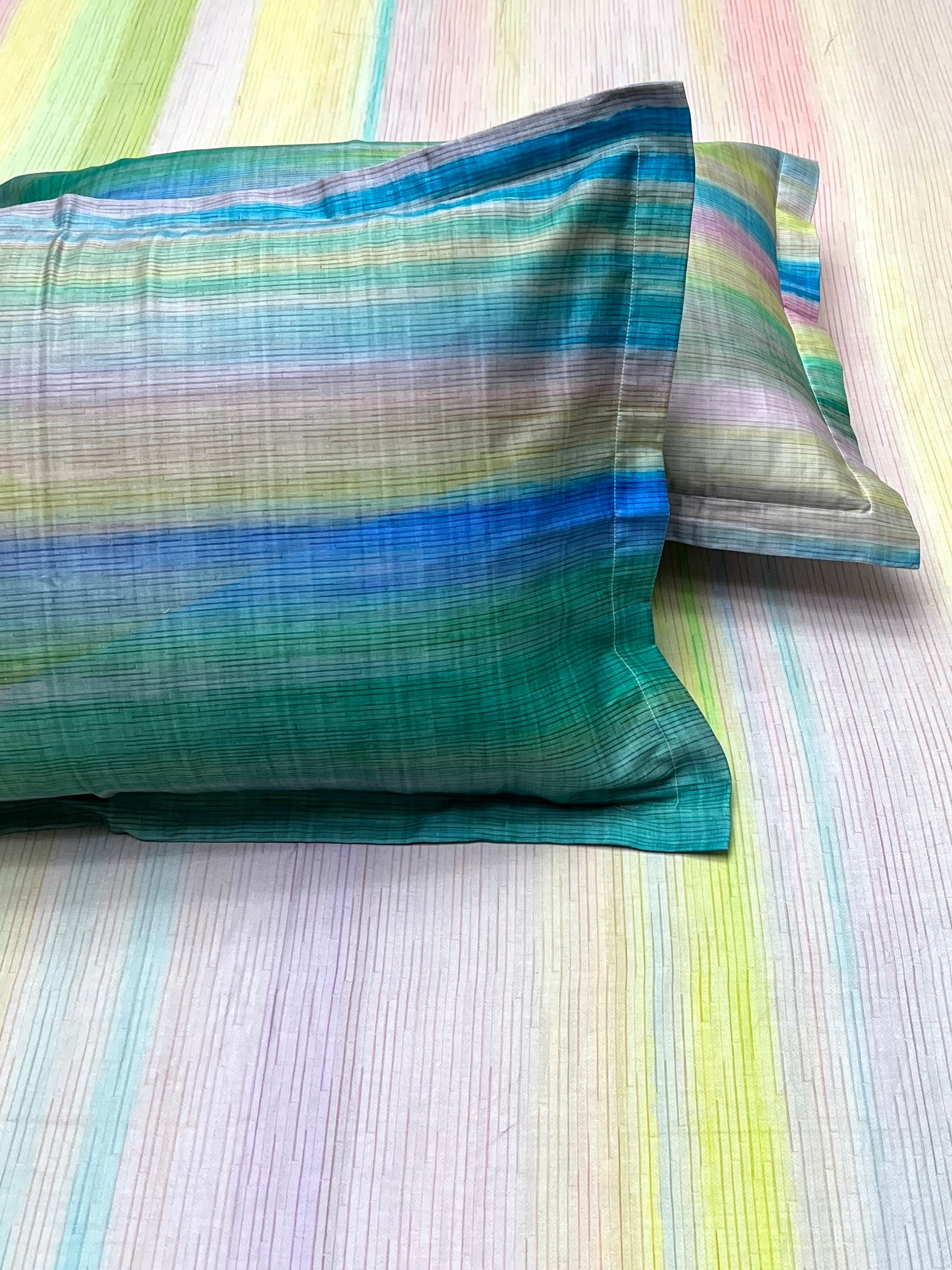 A-4454 - Pure Cotton 300 TC King Size Digital Print Double Bedsheet (274X274) with Two Pillow Covers (50X76)
