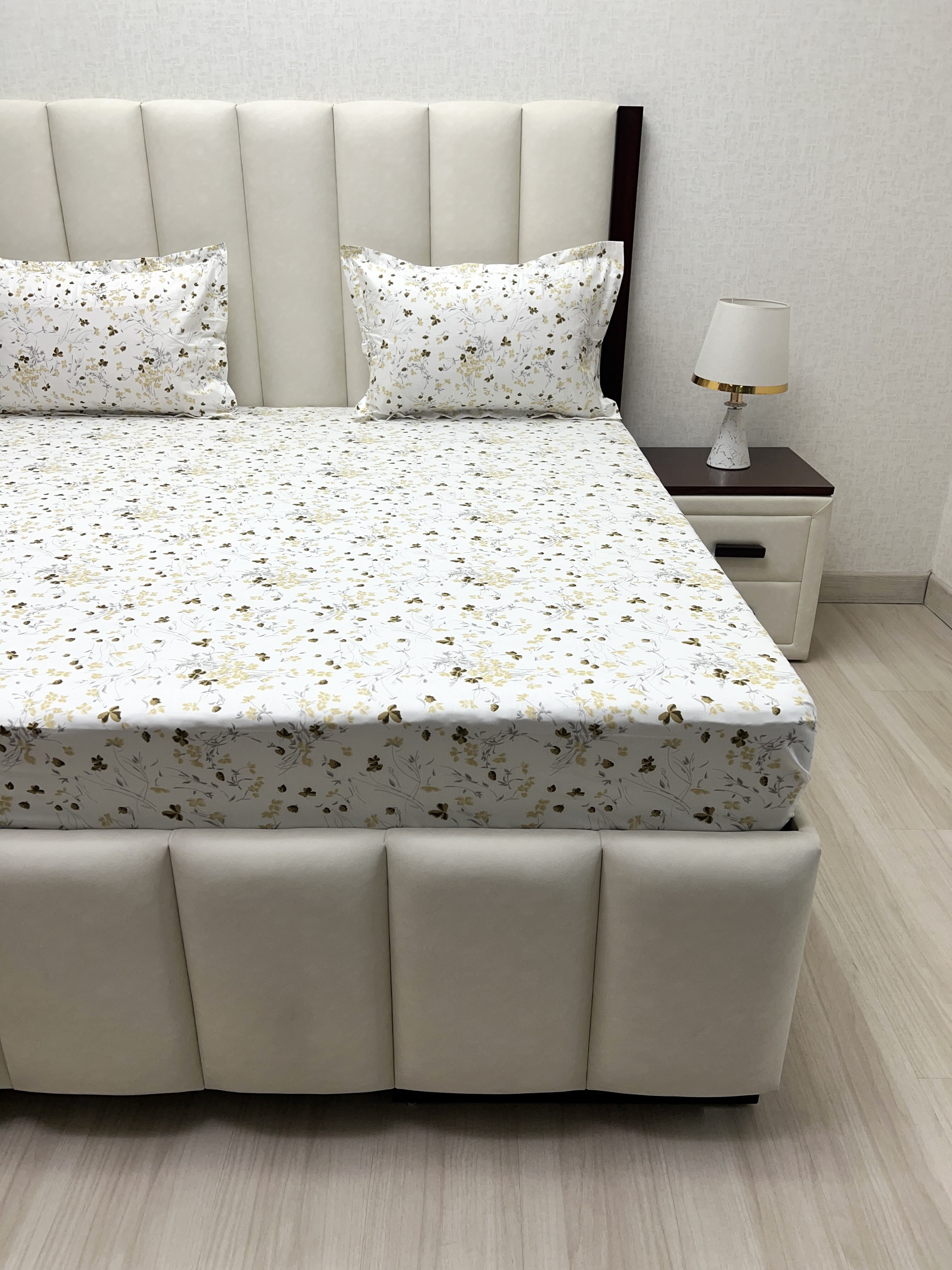 A-4487 - Pure Cotton 210 TC King Size Double Bedsheet (274X274) with Two Pillow Covers (50X76)