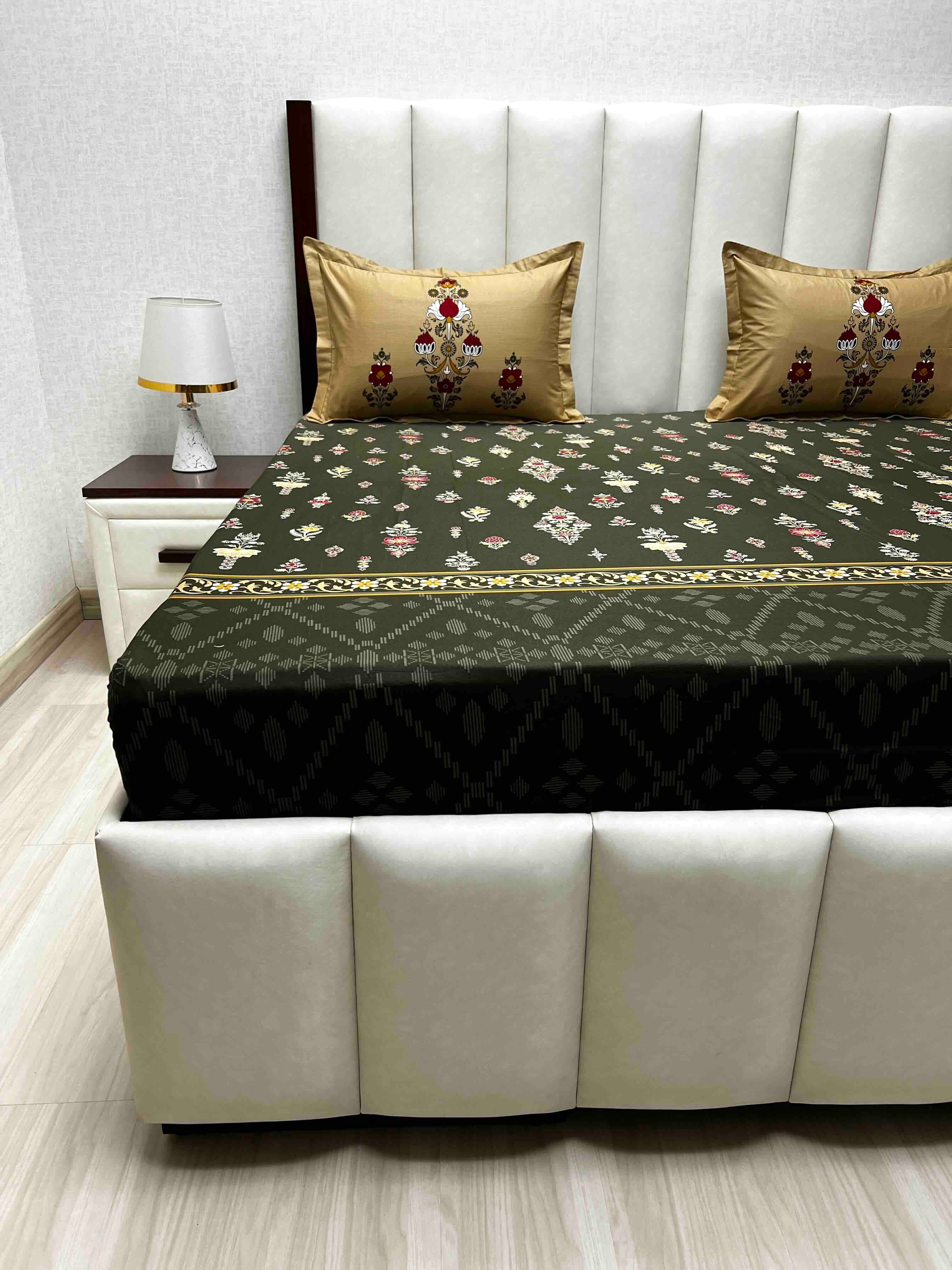 A-4727 - Pure Cotton 210 TC King Size Double Bedsheet (274X274) with Two Pillow Covers (50X76)