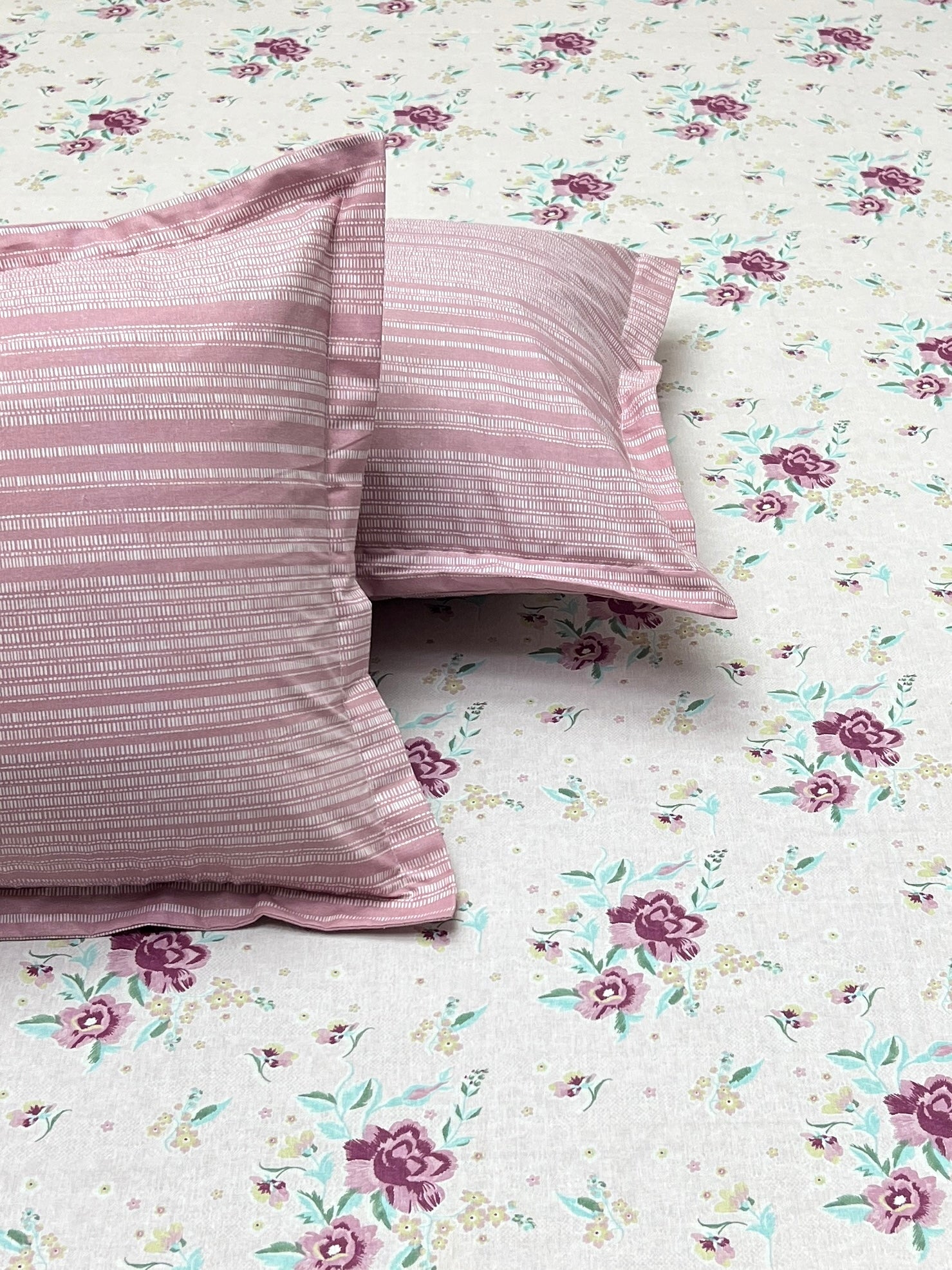 Pure Decor Pure Cotton Queen Size Double Bedsheet