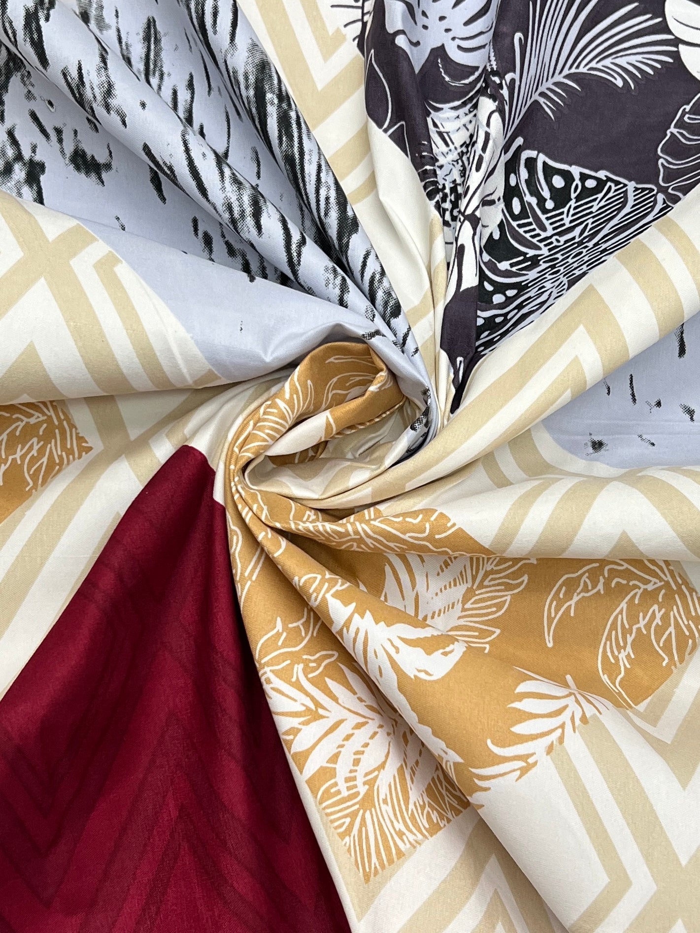Amulya Collection Pure Decor Poly Cotton 130 GSM Queen Size Double Bedsheet (228X254) with Two Pillow Covers (43X68)