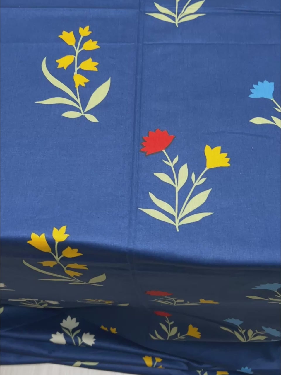 Pure Decor Pure Cotton Queen Size Double Bedsheet