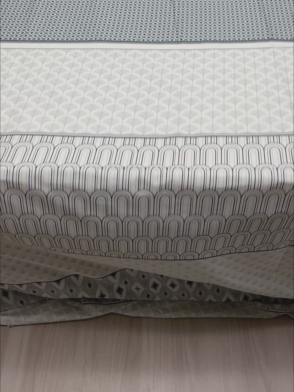 A-4797 - Pure Cotton 210 TC King Size Double Bedsheet (274X274) with Two Pillow Covers (50X76)