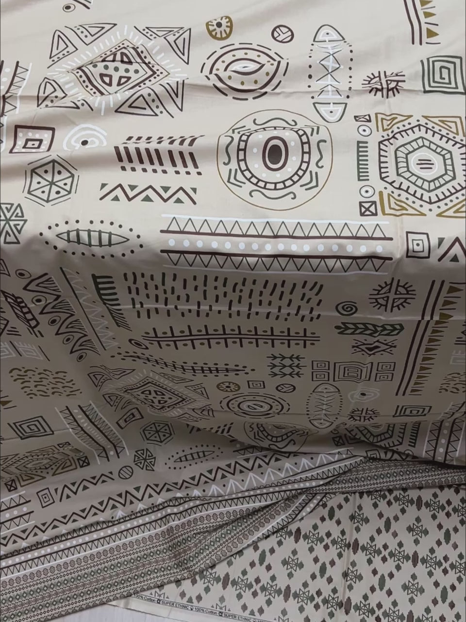 A-4771 - Pure Cotton 210 TC King Size Double Bedsheet (274X274) with Two Pillow Covers (50X76)