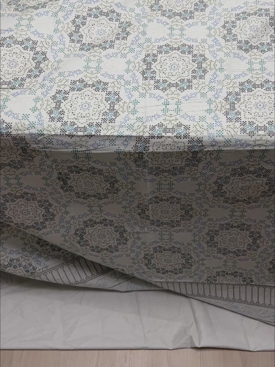 Pure Decor Pure Cotton Queen Size Double Bedsheet