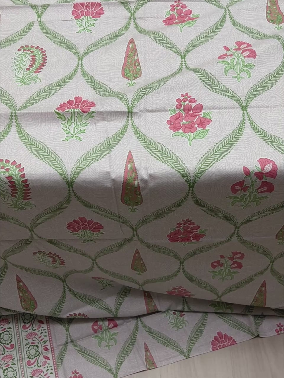 Pure Decor Pure Cotton Queen Size Double Bedsheet