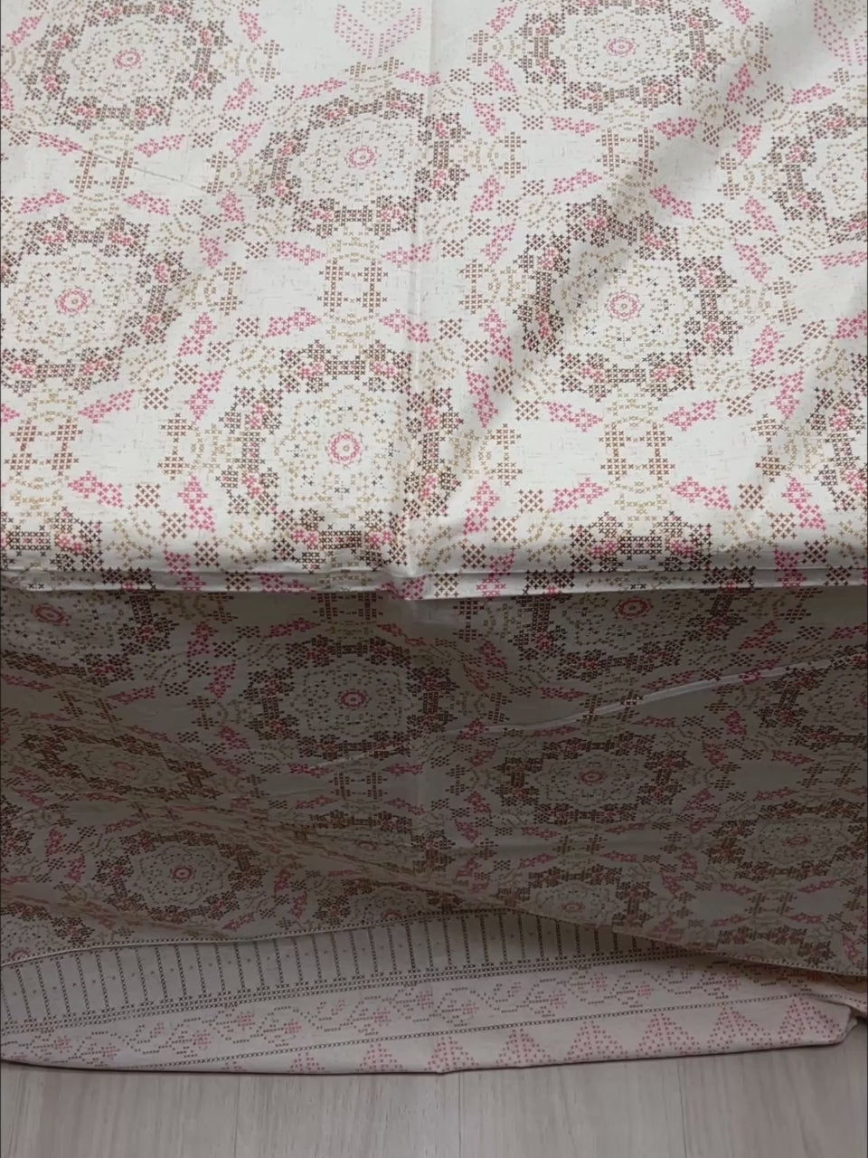 A-4817 - Pure Cotton 250 TC Queen Size Double Bedsheet (228X254) with Two Pillow Covers (43X68)
